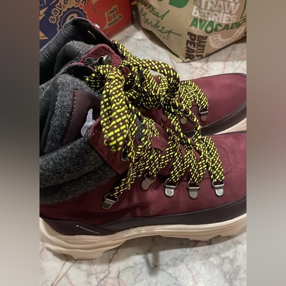 WOMEN'S KINETIC™ BREAKTHRU CONQUEST SNEAKER BOOT - Picture 7 of 7